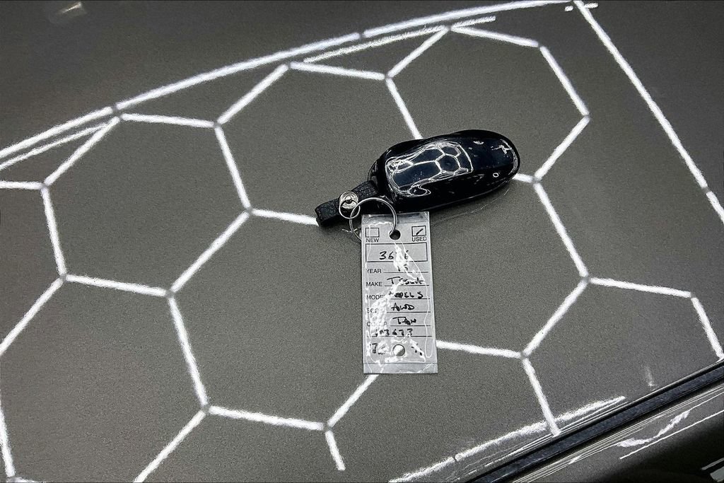 Used 2015 Tesla Model S 90D image 33