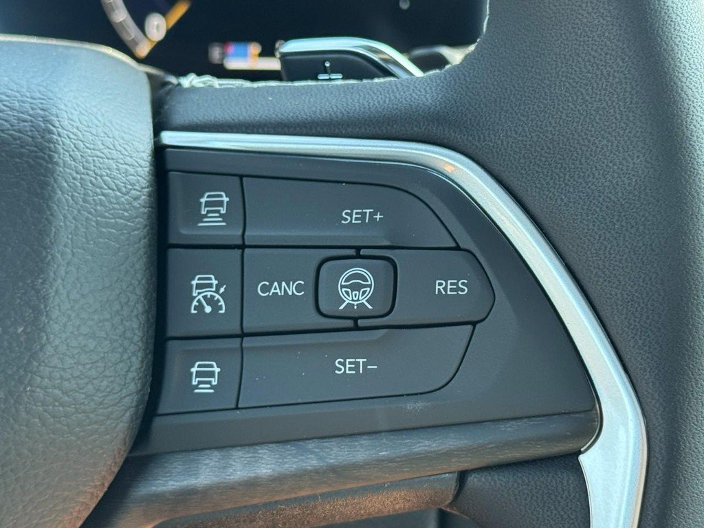 New 2027 Jeep Grand Cherokee L Limited AWD/4WD image 15
