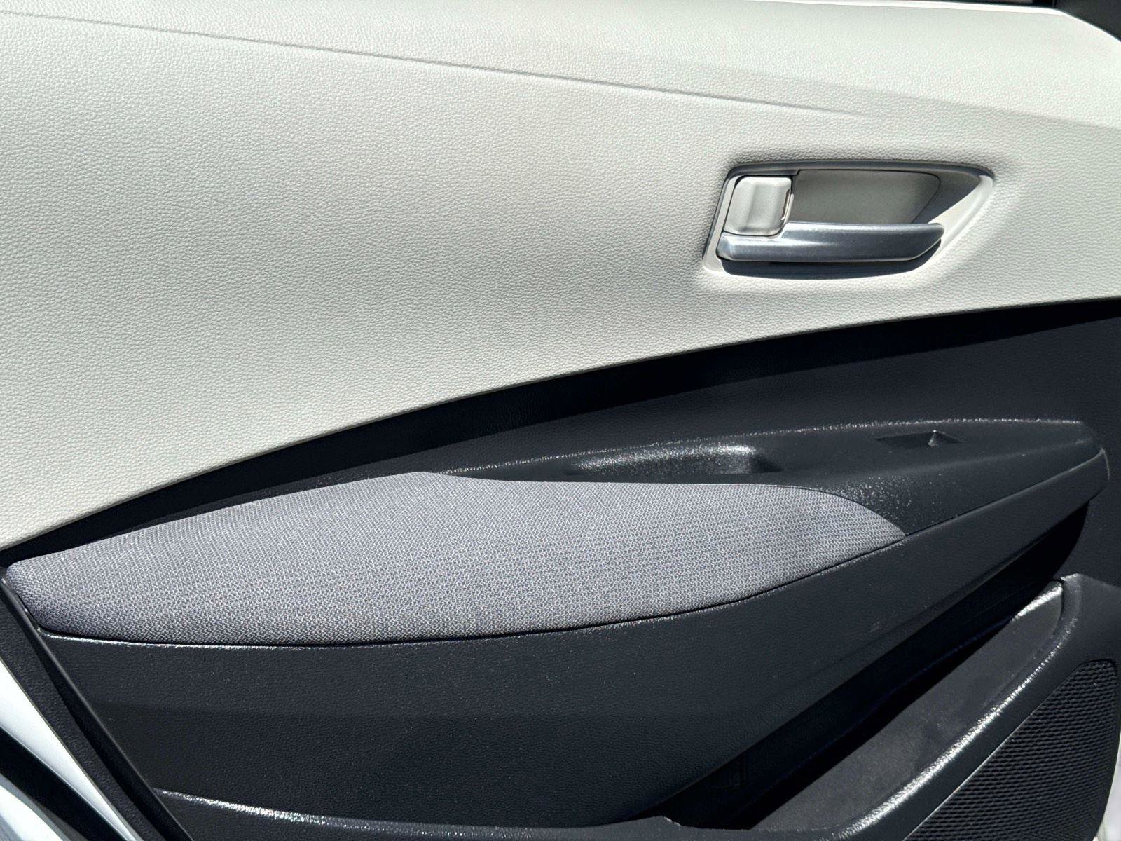 Used 2020 Toyota Corolla L FWD image 11