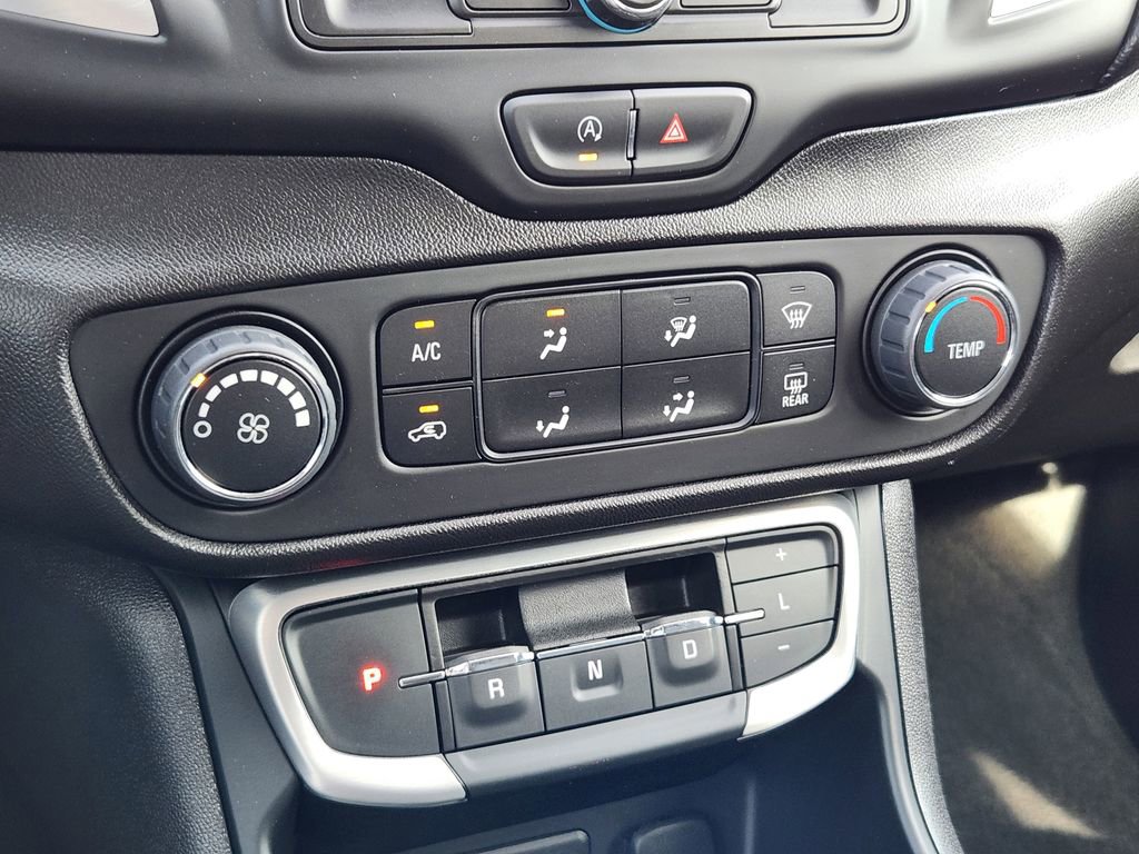 Used 2024 GMC Terrain SLE image 15