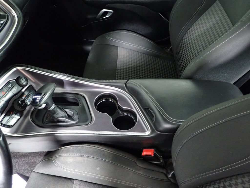 Used 2017 Dodge Challenger R/T w/ Blacktop Package RWD image 27