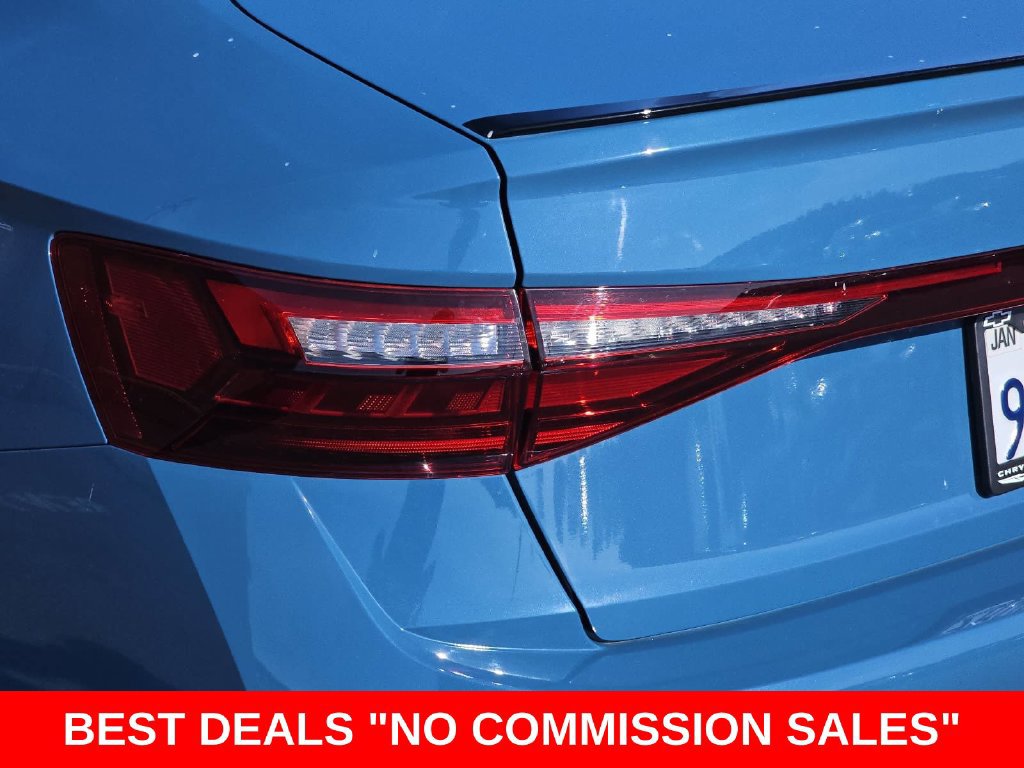 Used 2025 Volkswagen Jetta Sport FWD image 40