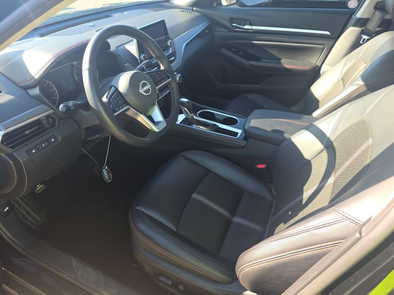 Used 2025 Nissan Altima 2.5 SR FWD image 6