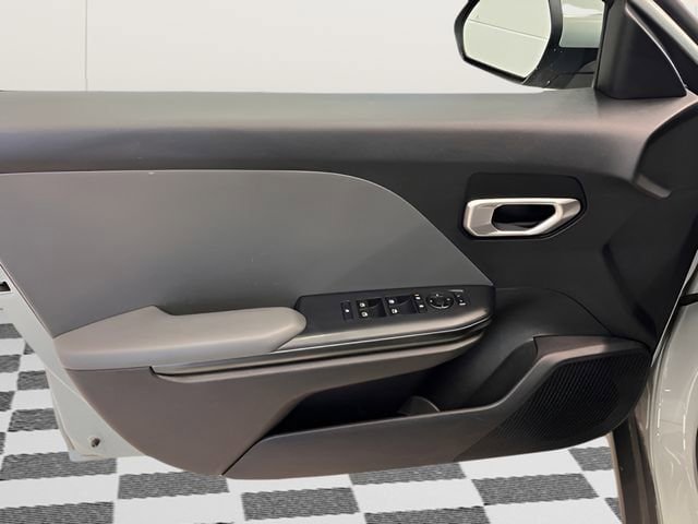 Used 2025 Kia K4 FWD image 13