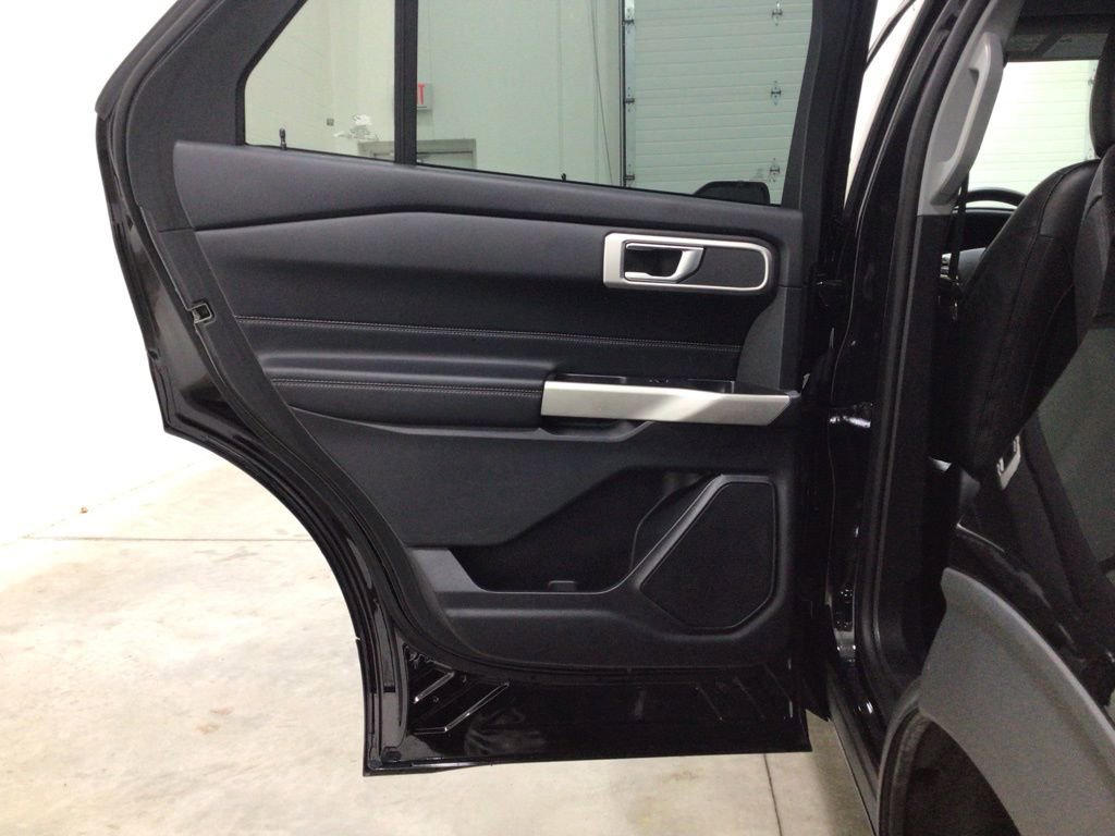 Used 2022 Ford Explorer XLT w/ Equipment Group 202A image 22