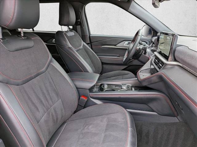 Used 2025 Ford Explorer ST AWD/4WD image 22