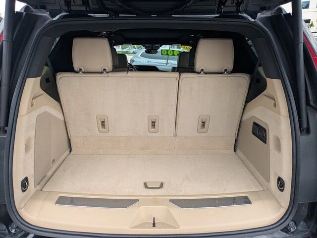 Used 2021 Cadillac Escalade Premium Luxury image 18