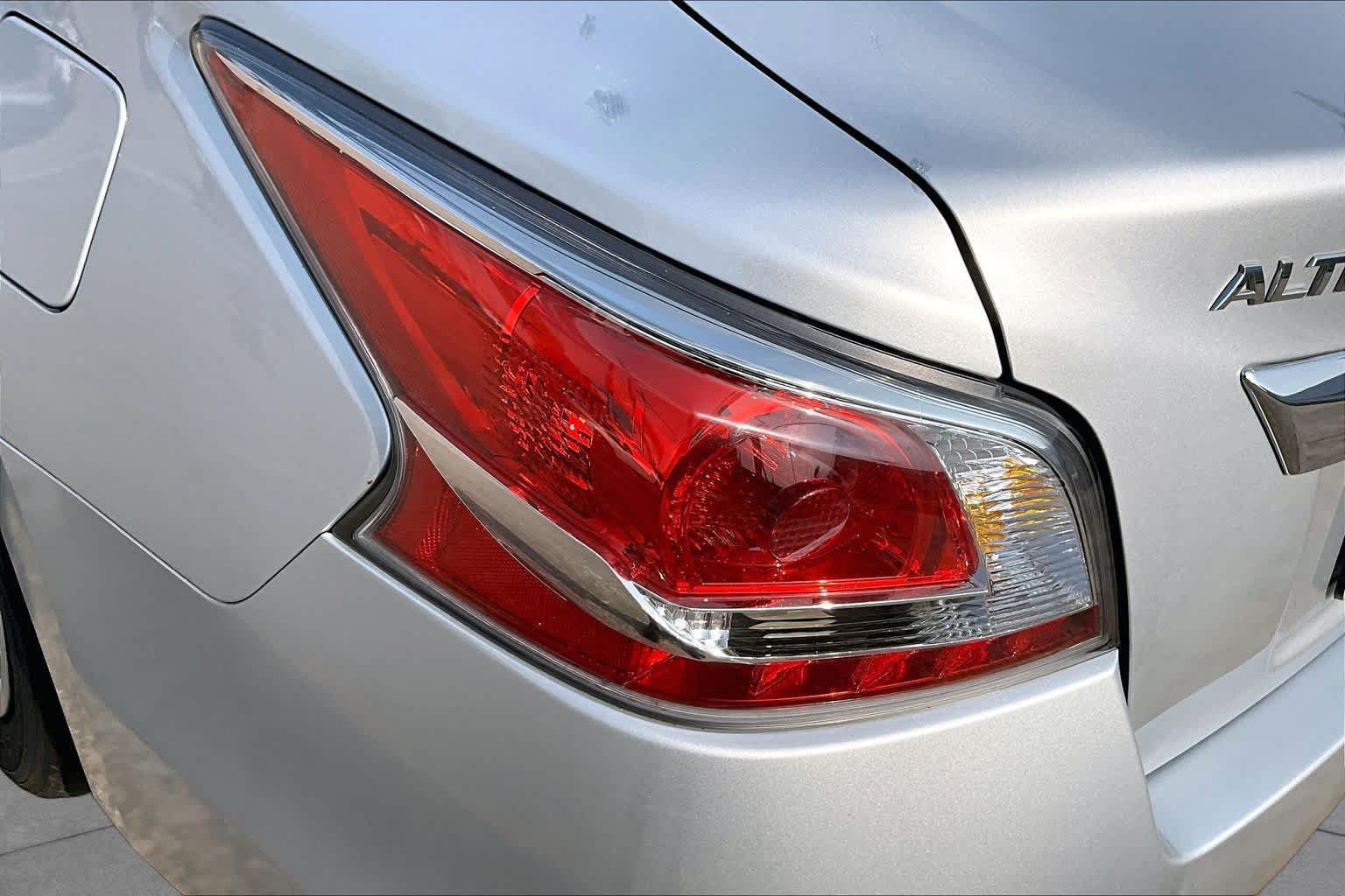 Used 2014 Nissan Altima 2.5 S FWD image 24