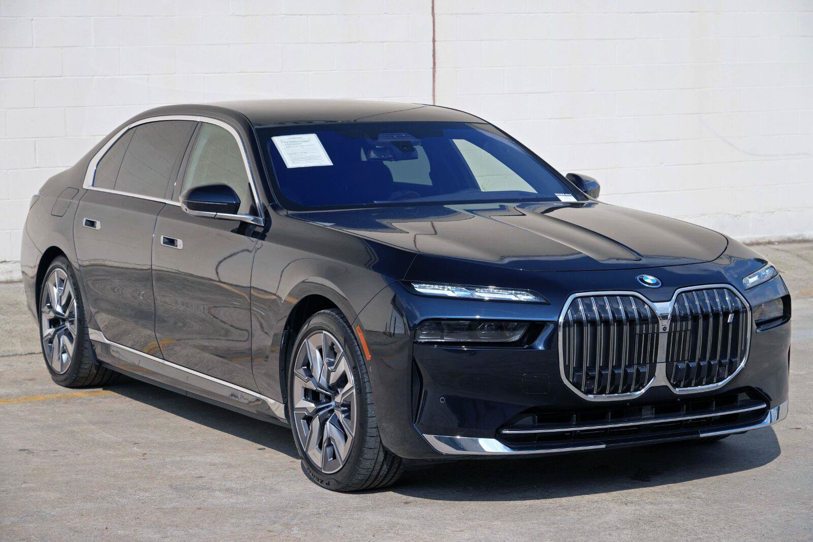 Used 2023 BMW i7 xDrive60 w/ Executive Package 2 AWD/4WD image 64