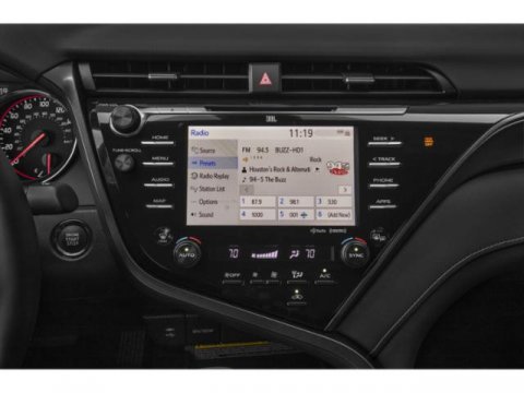 Used 2018 Toyota Camry XSE image 10