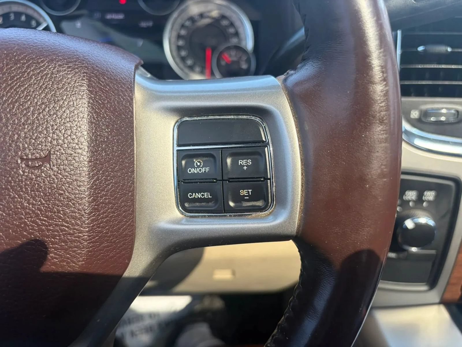 Used 2016 RAM 2500 Laramie w/ Convenience Group AWD/4WD image 17