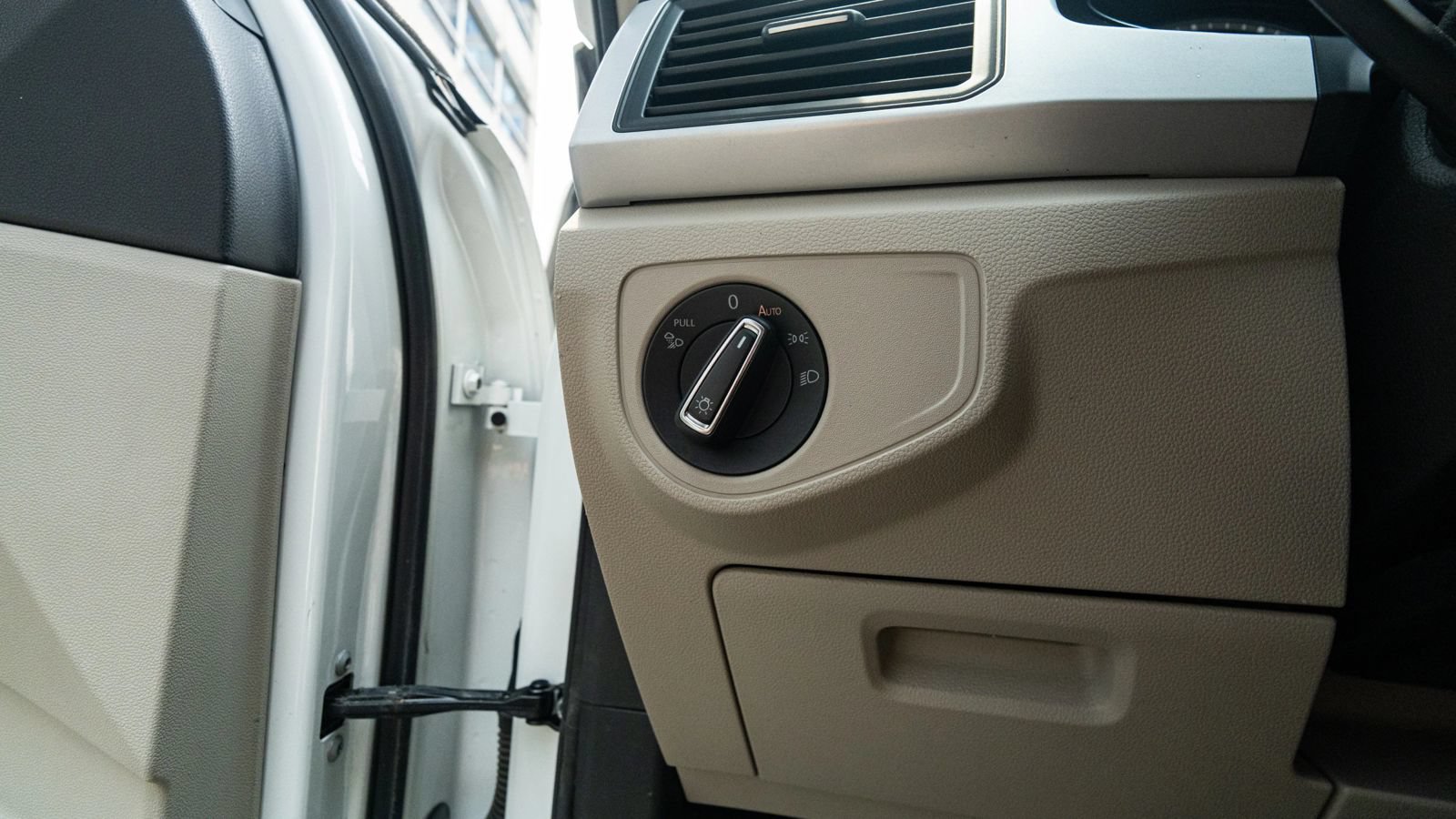 Used 2021 Volkswagen Atlas SE FWD image 52