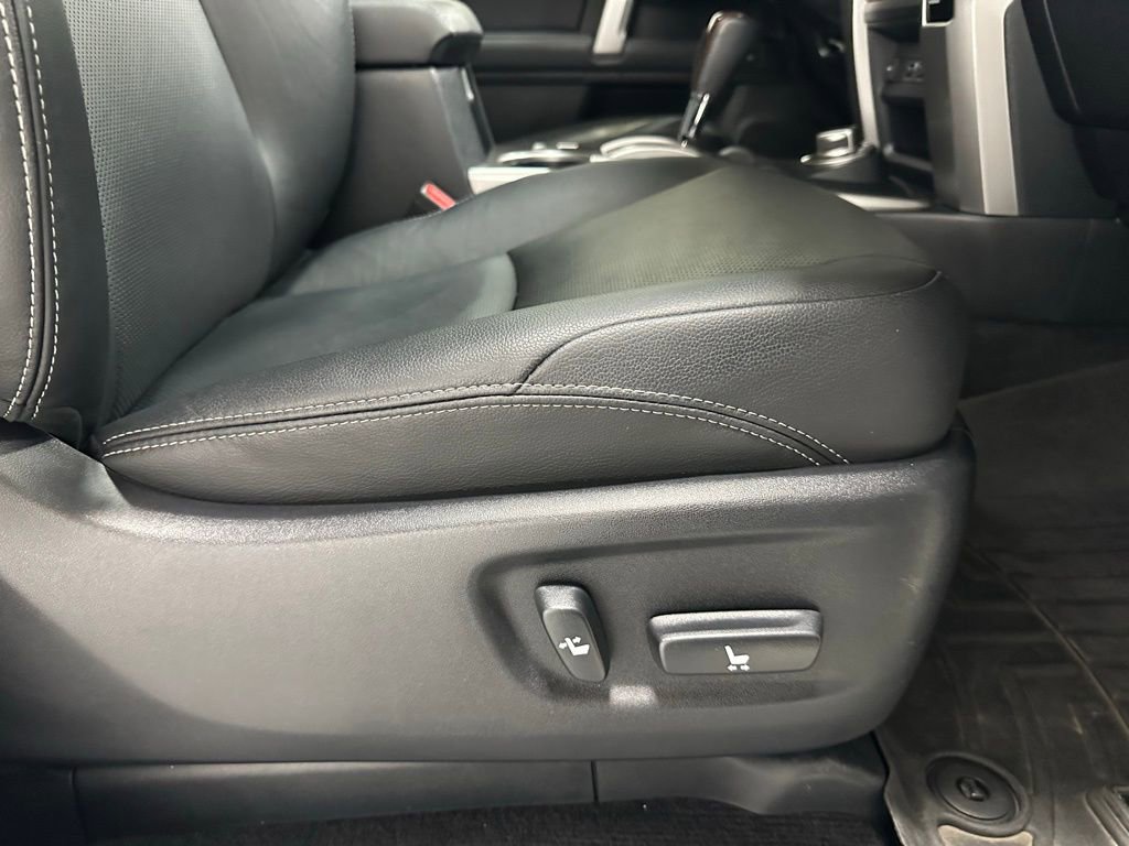 Used 2020 Toyota 4Runner Limited AWD/4WD image 55