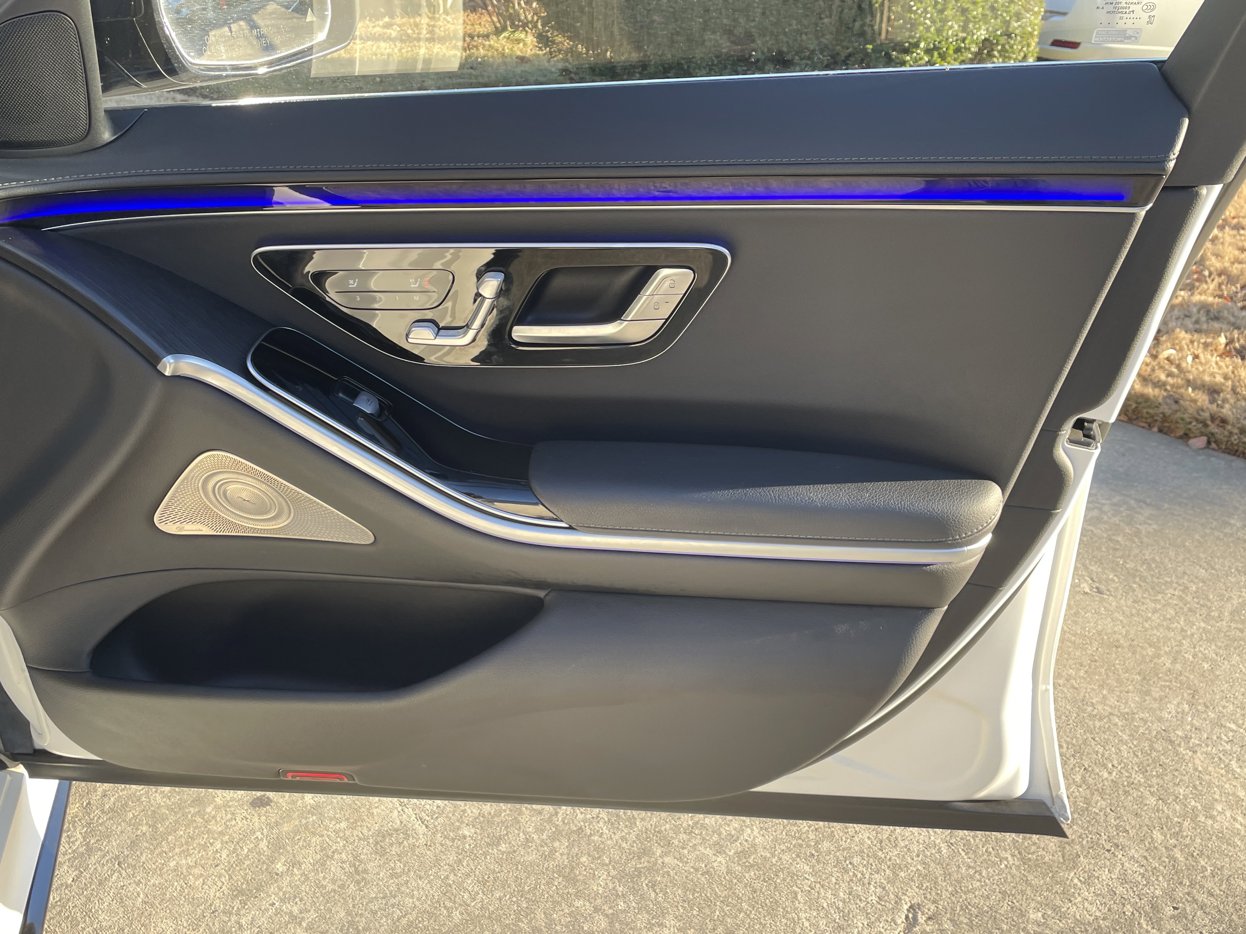 Certified 2022 Mercedes-Benz S 500 4MATIC w/ AMG Line Package image 45