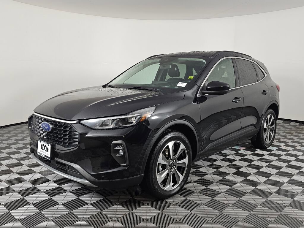Used 2024 Ford Escape Platinum image 7