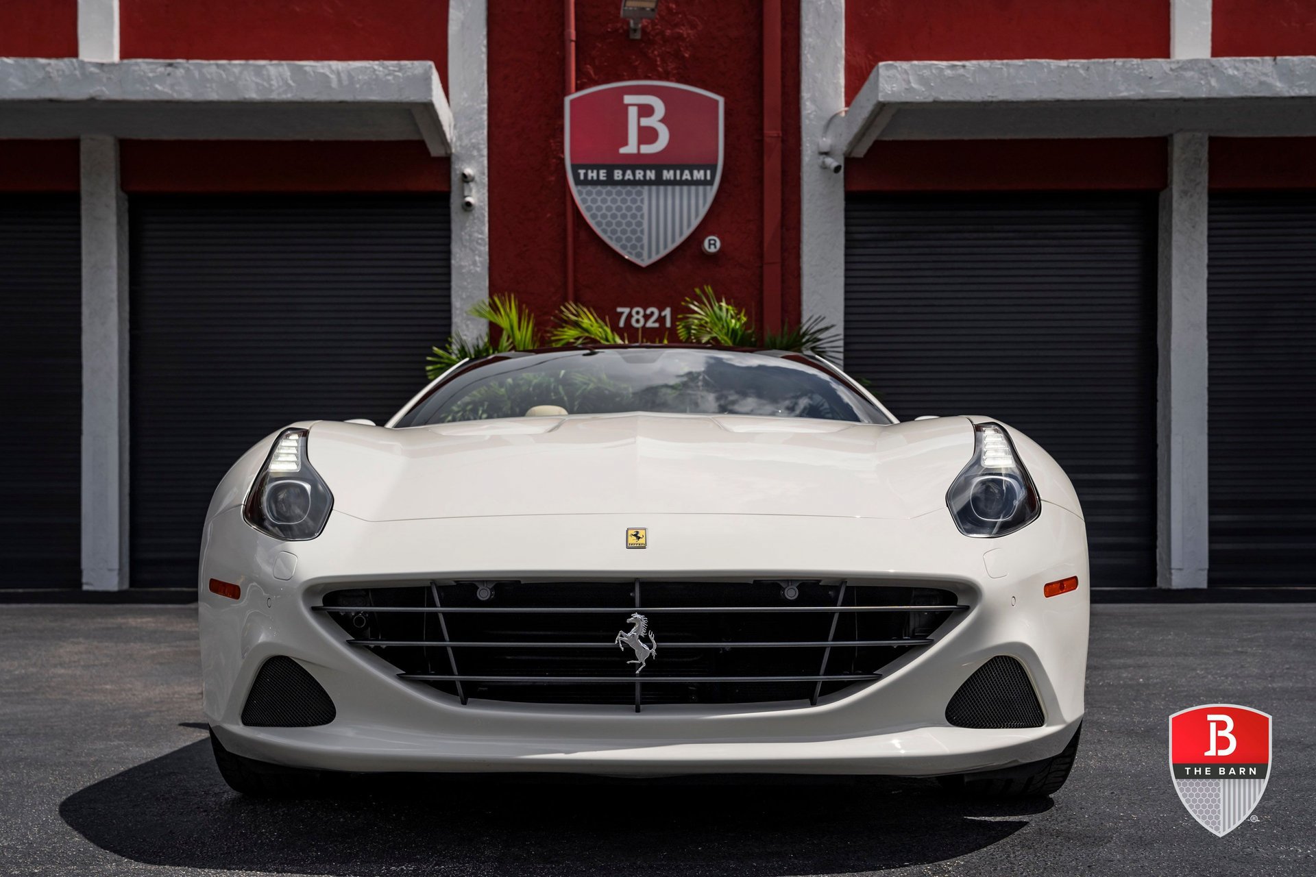 Used 2017 Ferrari California T RWD image 23