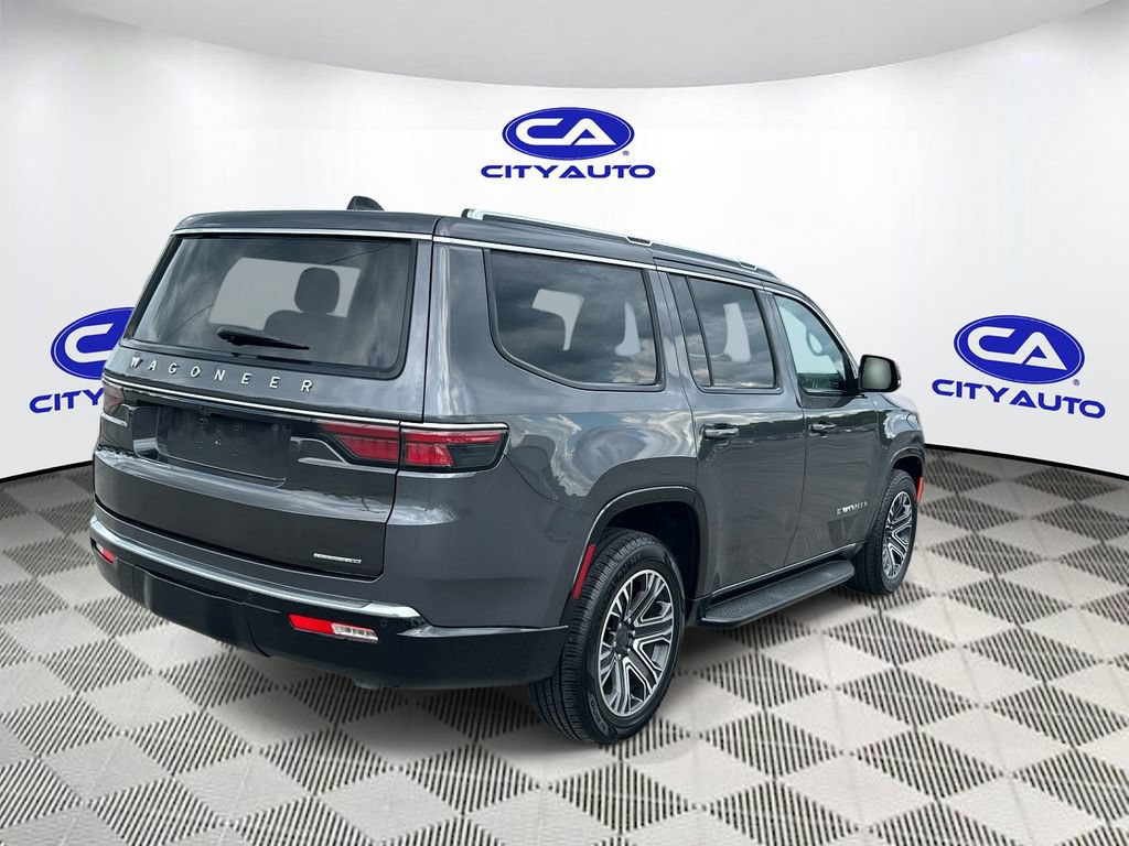 Used 2024 Jeep Wagoneer Series II w/ Flexible Seating Group RWD image 3