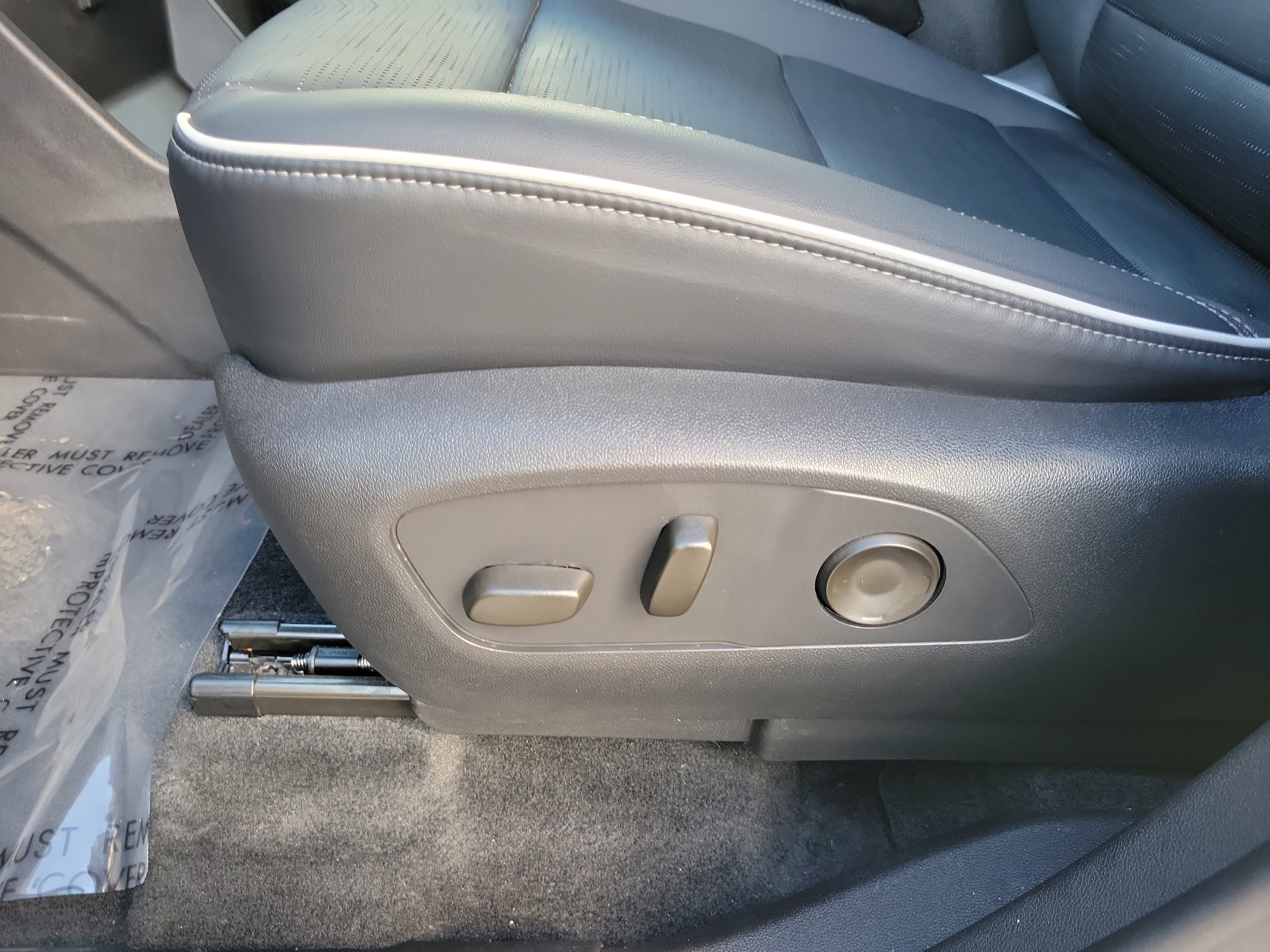 Used 2025 Buick Enclave Sport Touring w/ Power Package image 13