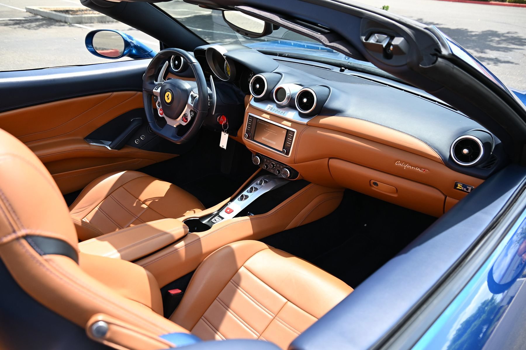 Used 2015 Ferrari California T RWD image 30