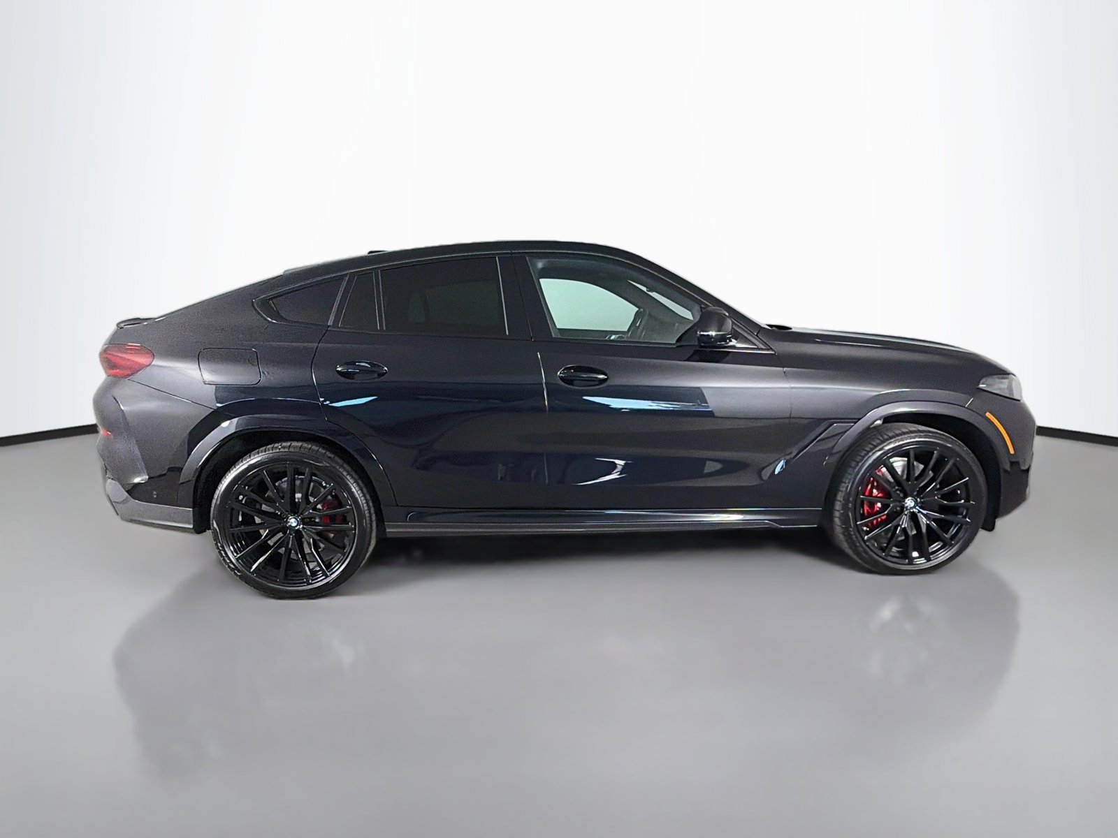 Used 2027 BMW X6 M60i AWD/4WD image 8
