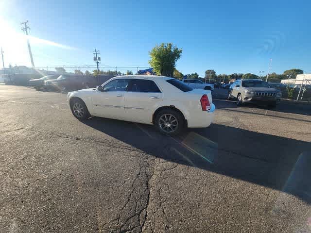Used 2010 Chrysler 300 C w/ Luxury Group II AWD/4WD image 23