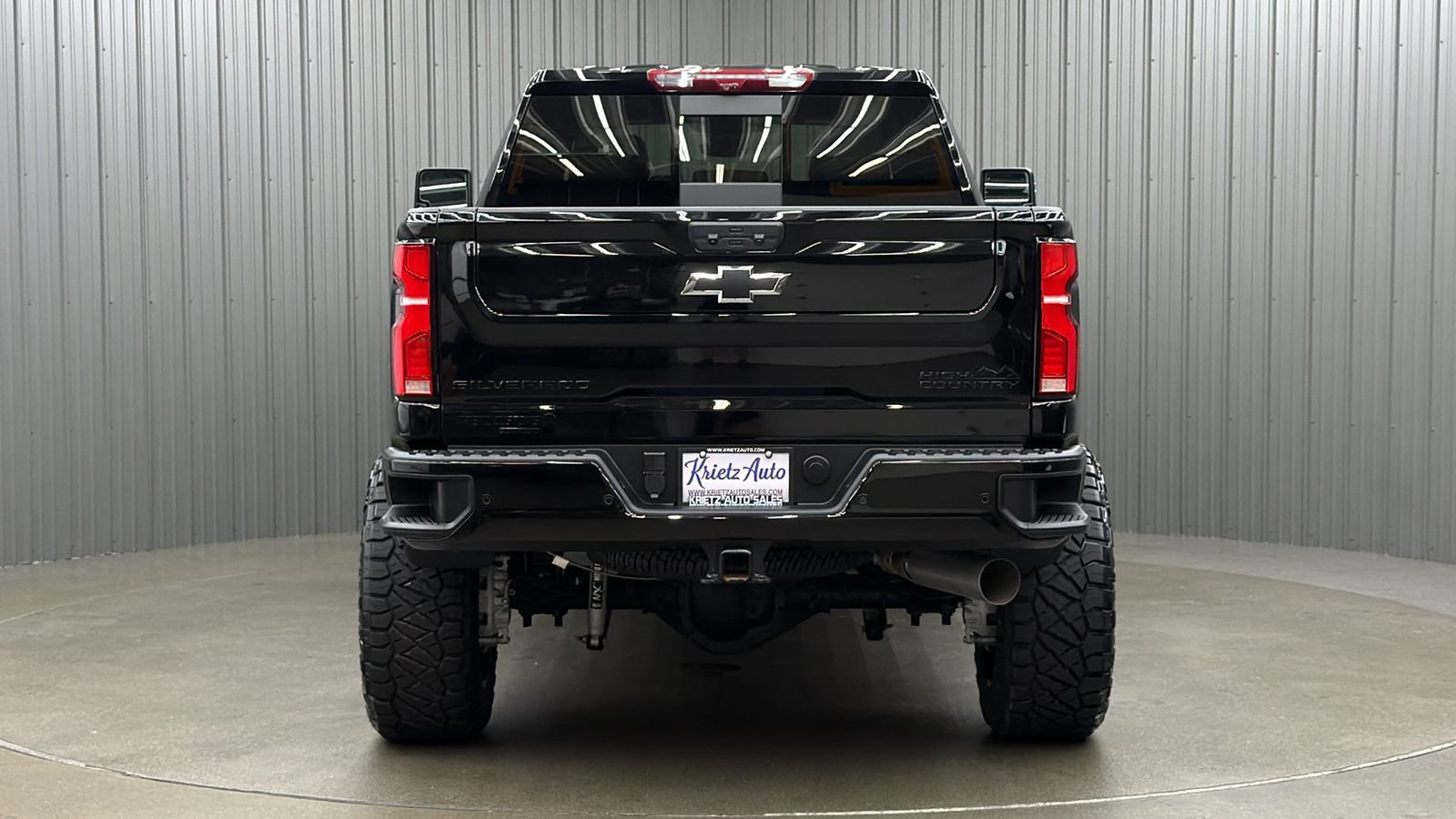 Used 2025 Chevrolet Silverado 2500 High Country w/ Midnight Edition AWD/4WD image 4