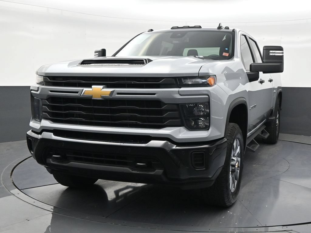 Used 2025 Chevrolet Silverado 2500 Custom w/ Custom Value Package AWD/4WD image 8