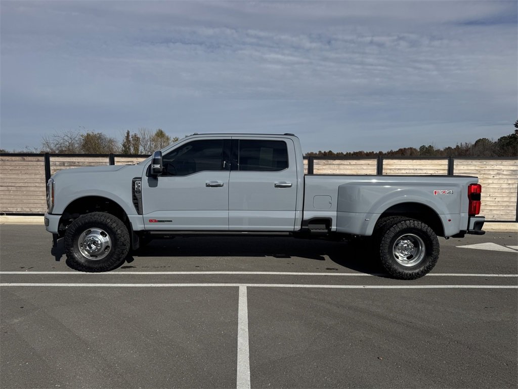 Used 2024 Ford F350 Platinum image 2
