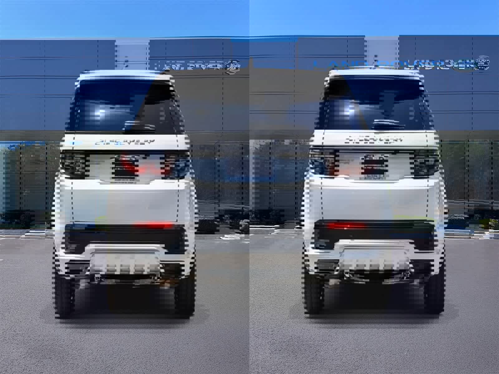 New 2024 Land Rover Discovery Sport S image 6