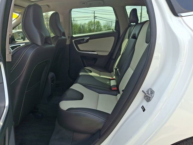 Used 2017 Volvo XC60 T6 Dynamic w/ Climate Package image 10