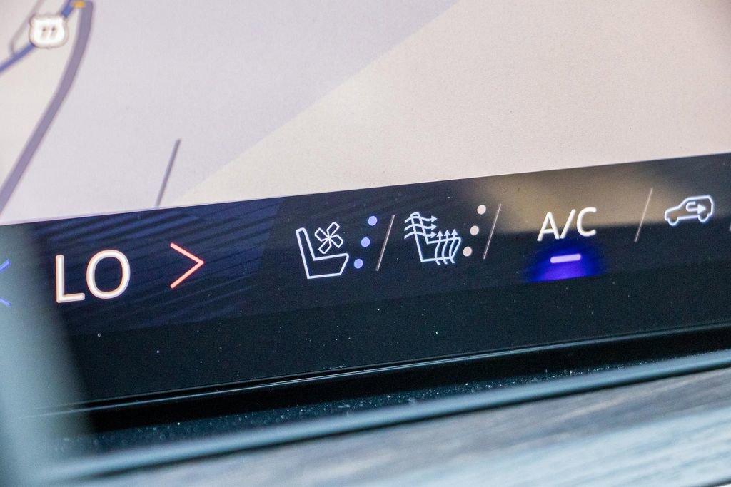 New 2026 Chevrolet Suburban Premier image 31