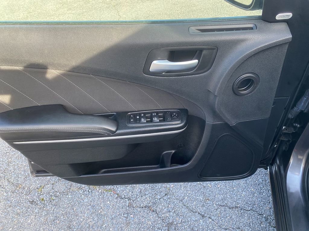 Used 2020 Dodge Charger SXT image 11