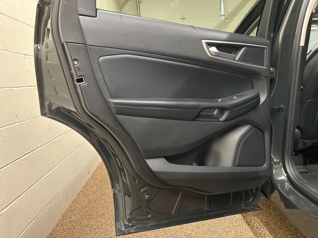 Used 2023 Ford Edge SEL image 14