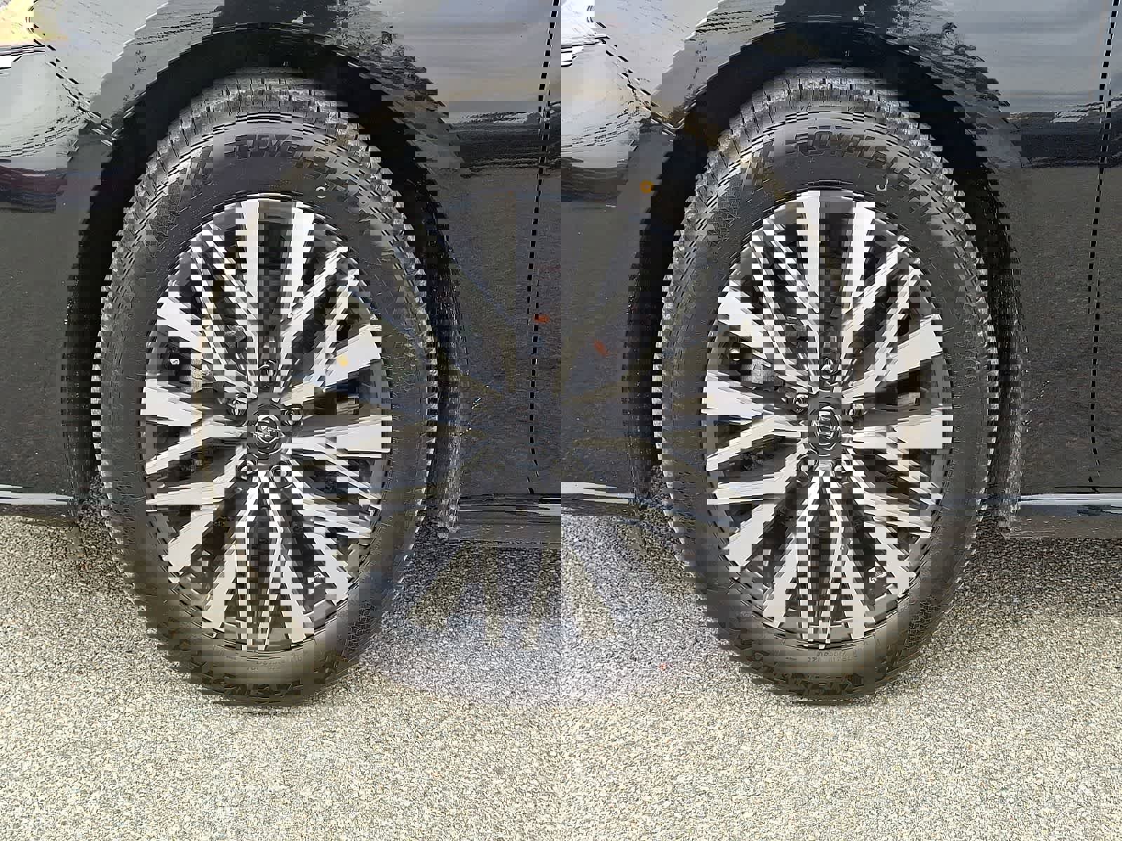 Used 2024 Nissan Altima 2.5 SV image 9