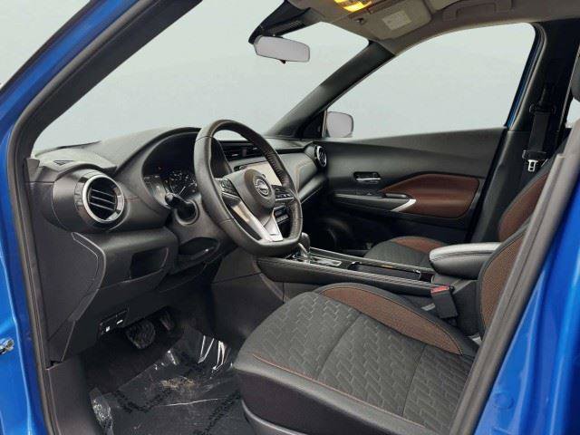 Used 2023 Nissan Kicks SR FWD image 16