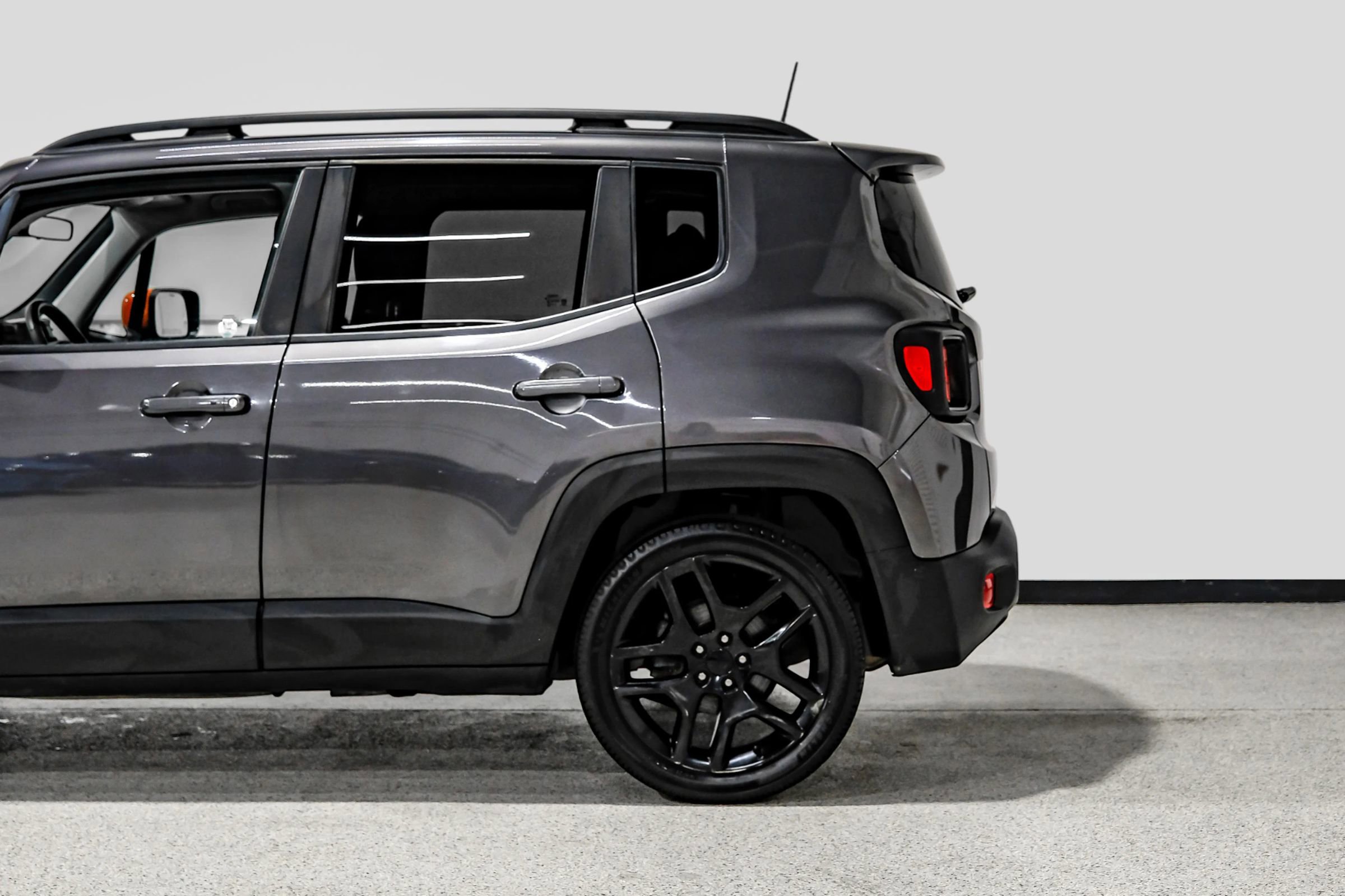 Used 2020 Jeep Renegade Latitude image 13
