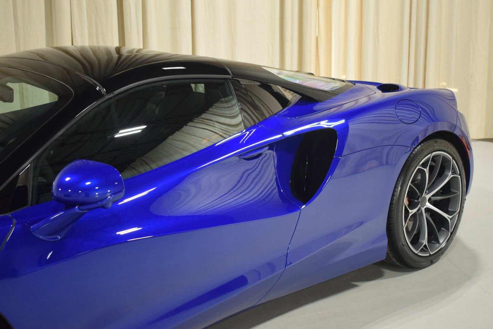 New 2026 McLaren Artura image 2