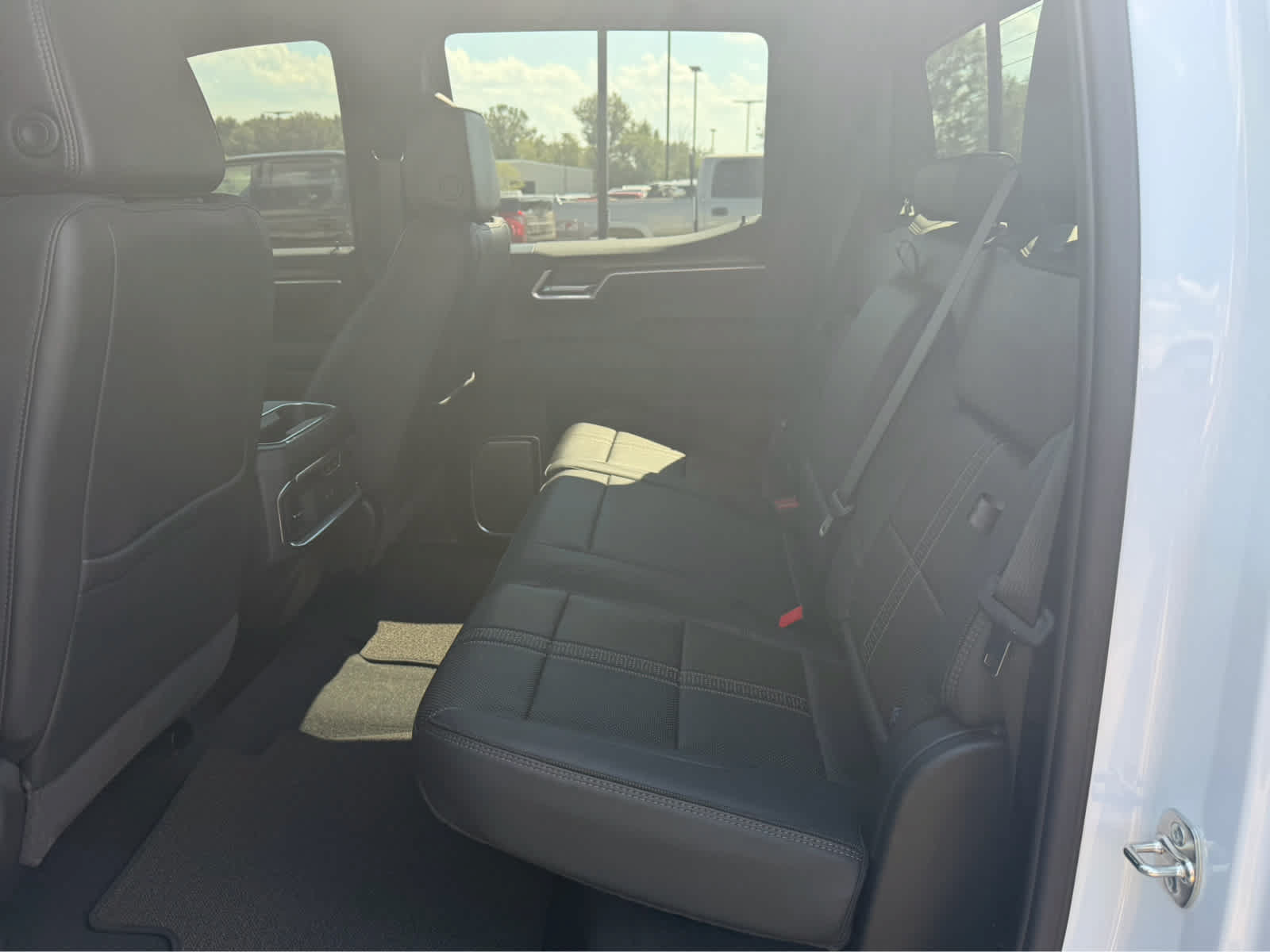 Used 2026 Chevrolet Silverado 1500 High Country w/ Technology Package AWD/4WD image 28