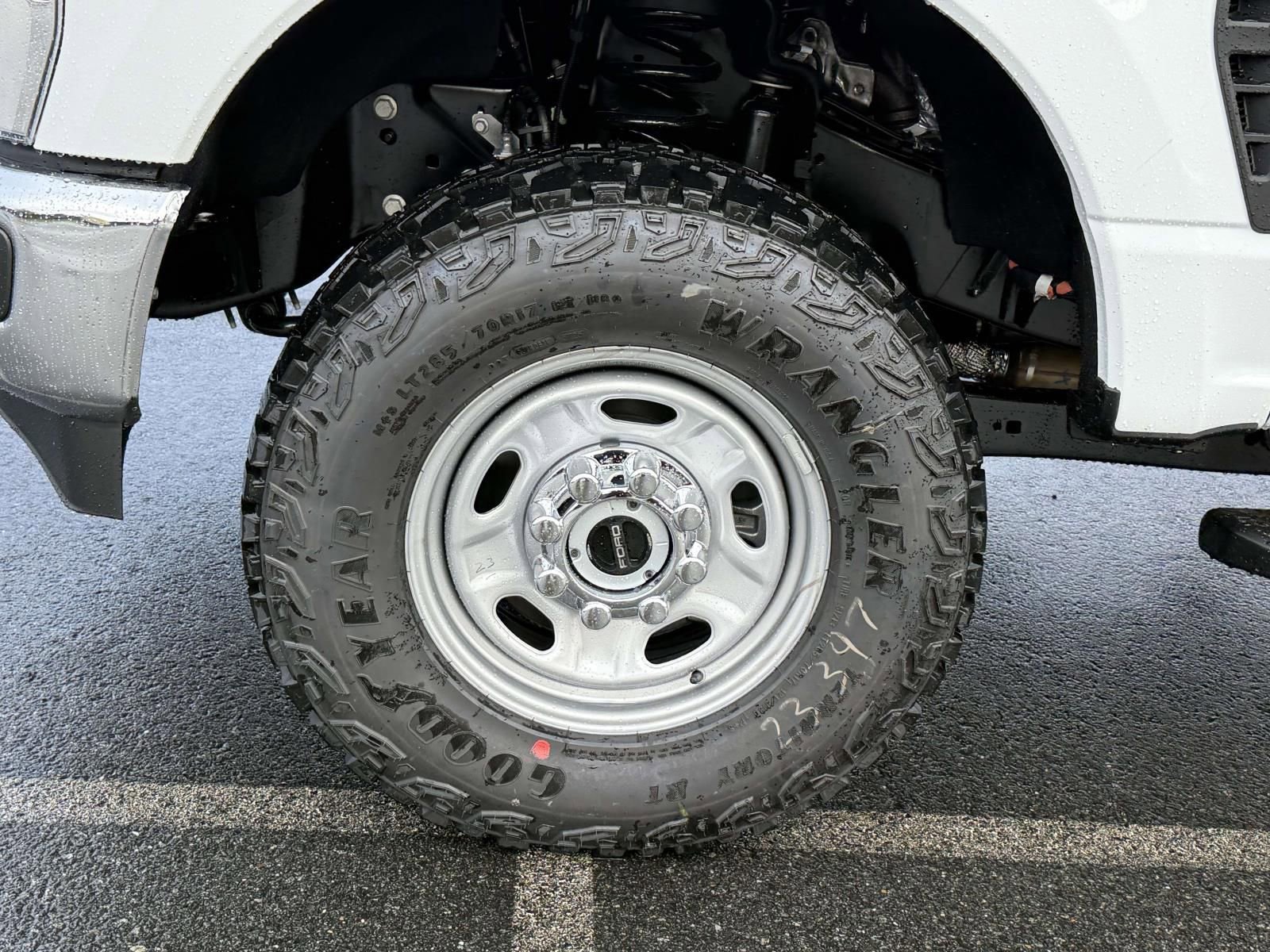 New 2026 Ford F250 XL w/ XL Off-Road Package image 7