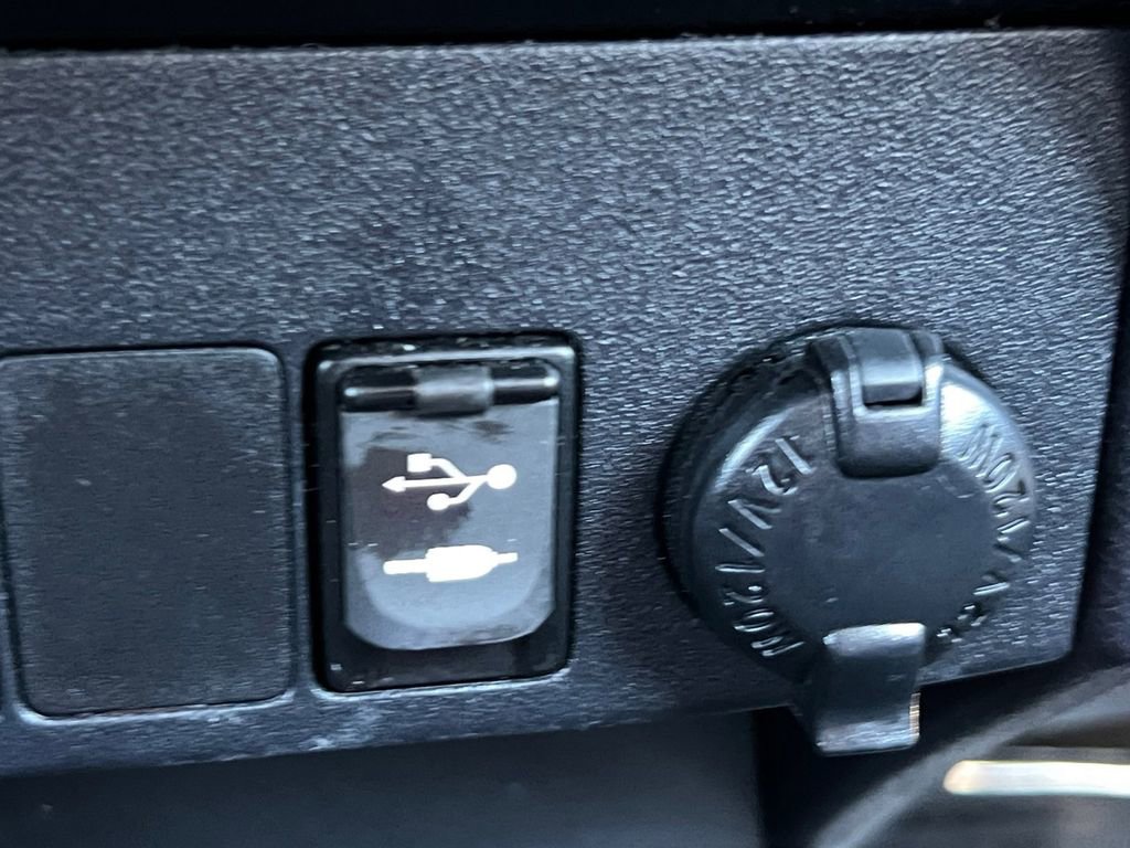 Used 2017 Toyota RAV4 XLE image 6