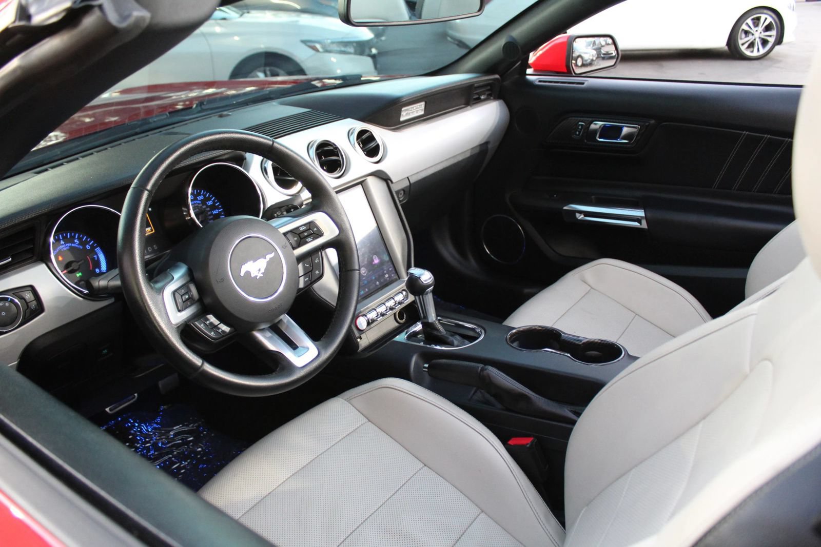 Used 2015 Ford Mustang Premium RWD image 39