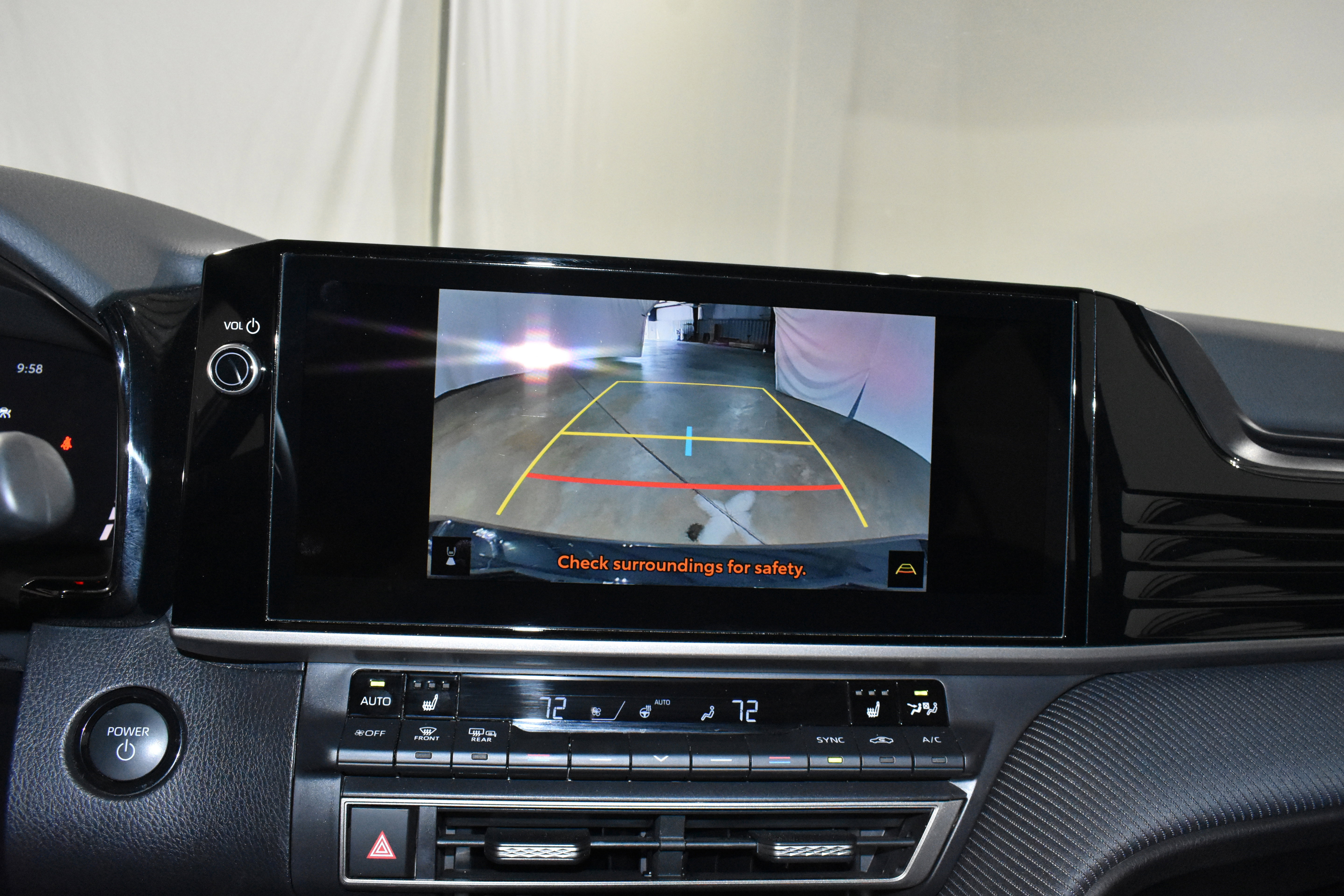 Used 2025 Toyota Camry SE image 17