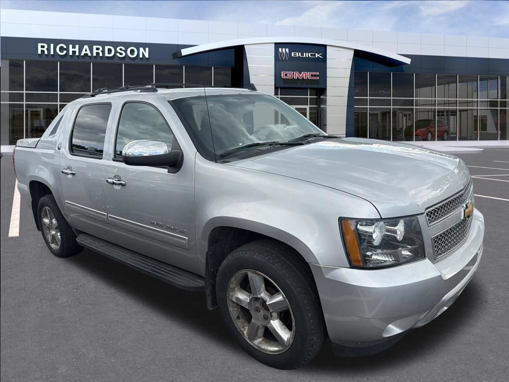 Used 2013 Chevrolet Avalanche LS w/ All-Star Edition AWD/4WD image 6