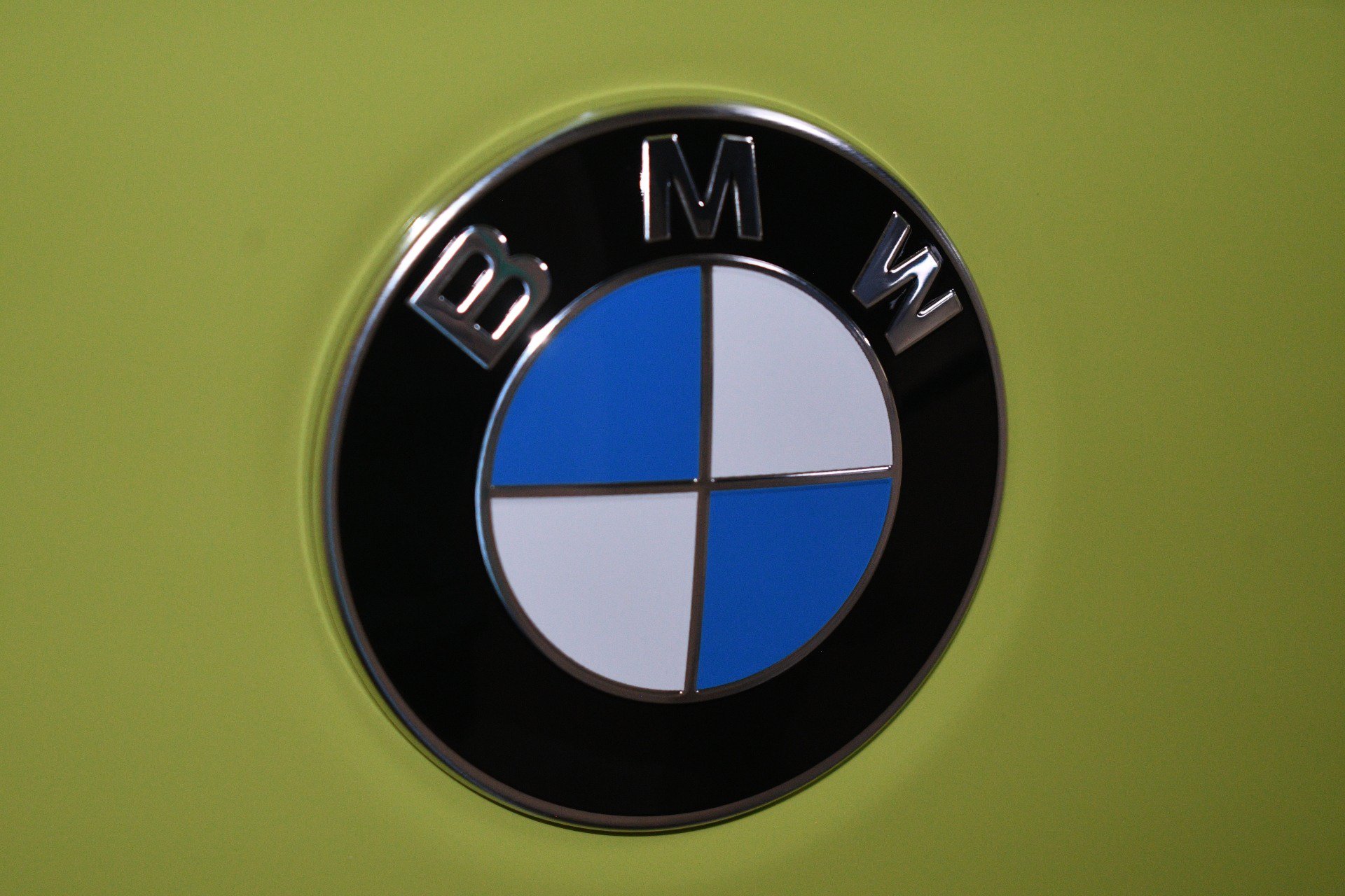 Used 2025 BMW M2 w/ Lighting Package RWD image 99