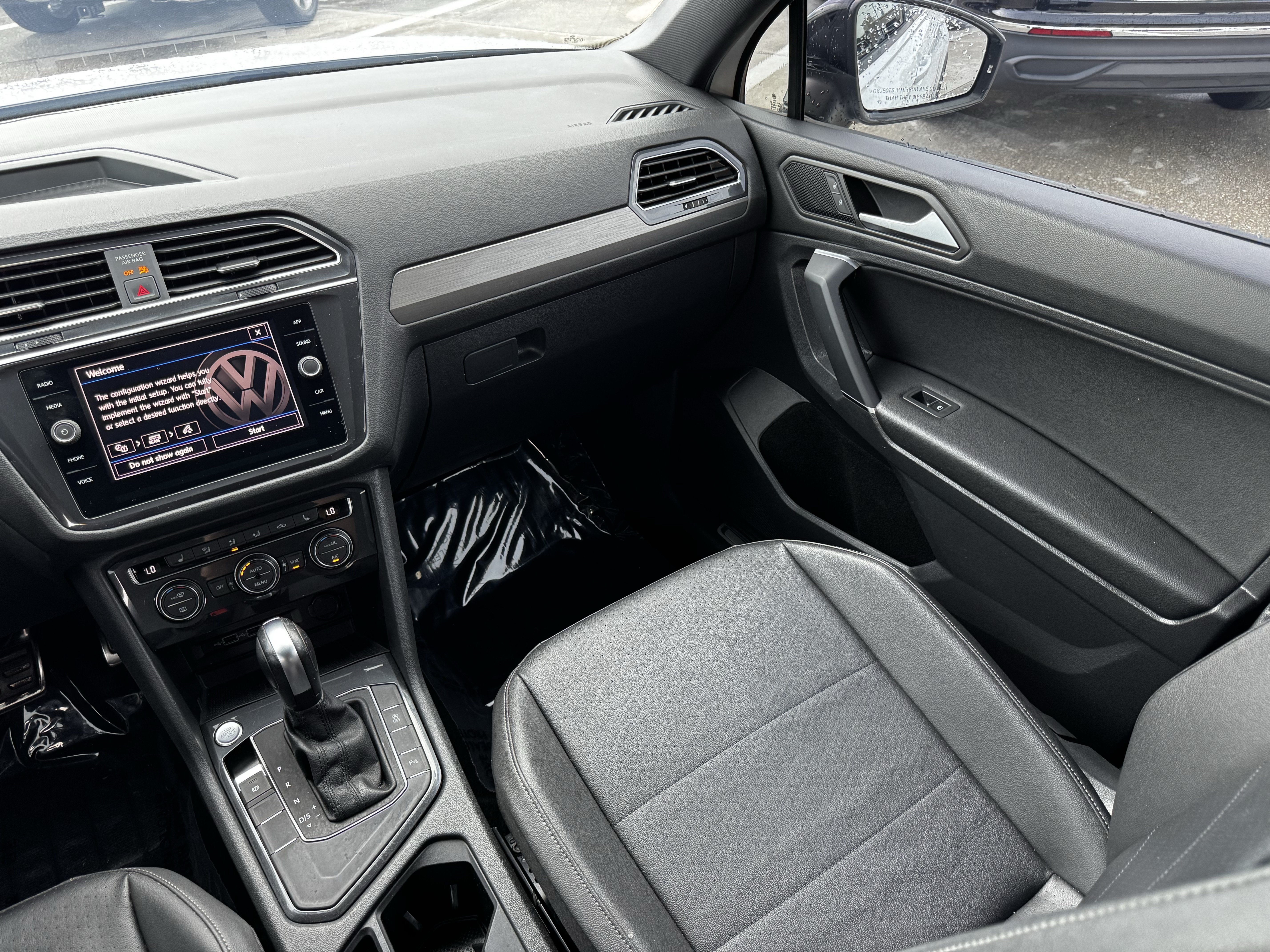 Used 2020 Volkswagen Tiguan SE R-Line FWD image 14