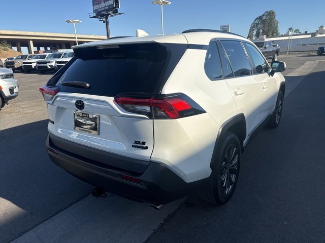 Used 2022 Toyota RAV4 XLE Premium image 6