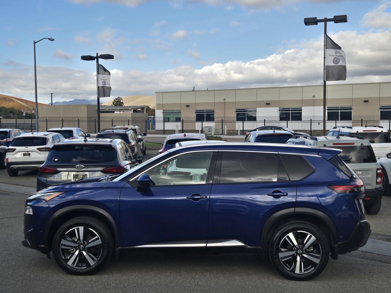 Used 2022 Nissan Rogue SL w/ SL Premium Package image 7