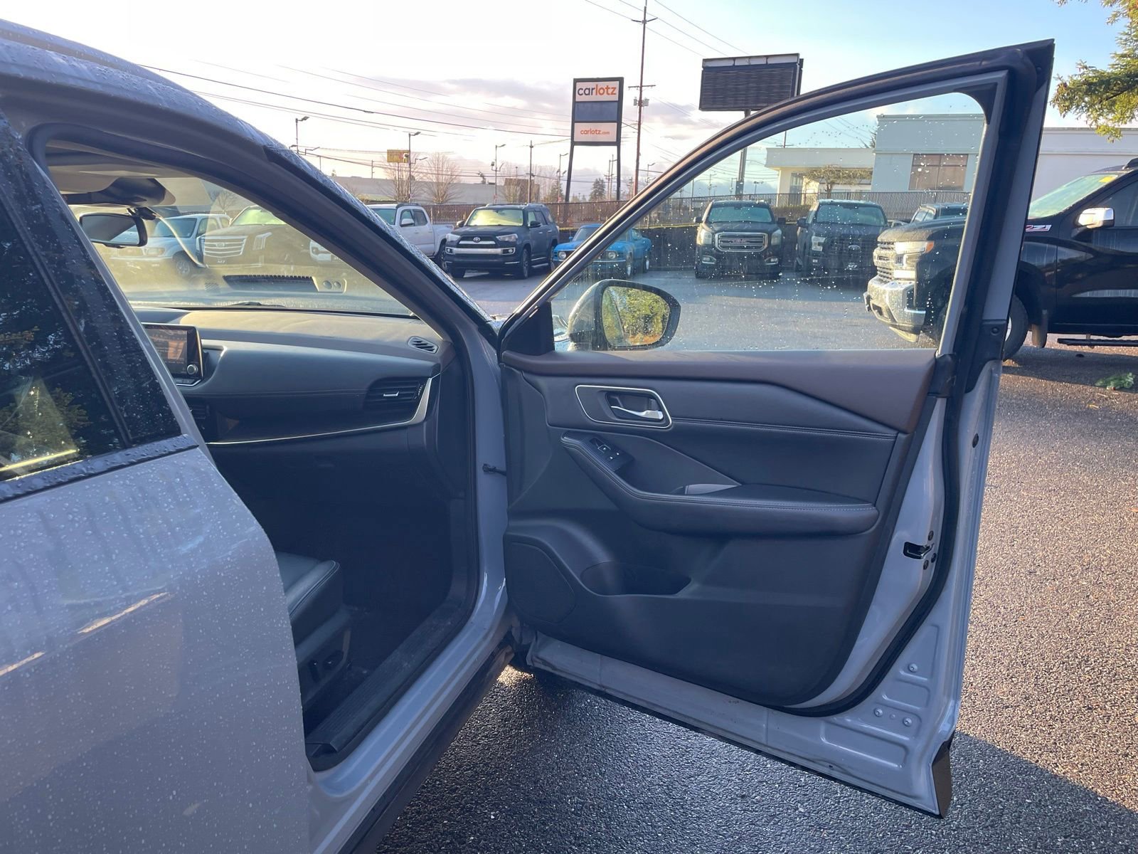 Used 2021 Nissan Rogue SL image 35