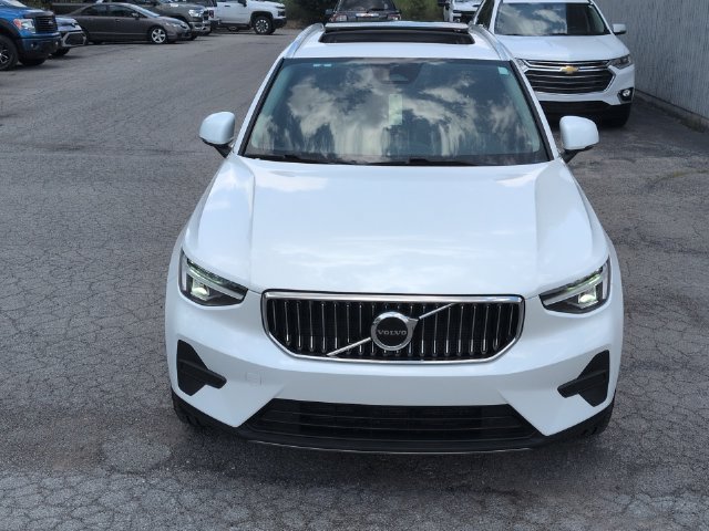 Used 2024 Volvo XC40 B5 Core AWD/4WD image 23