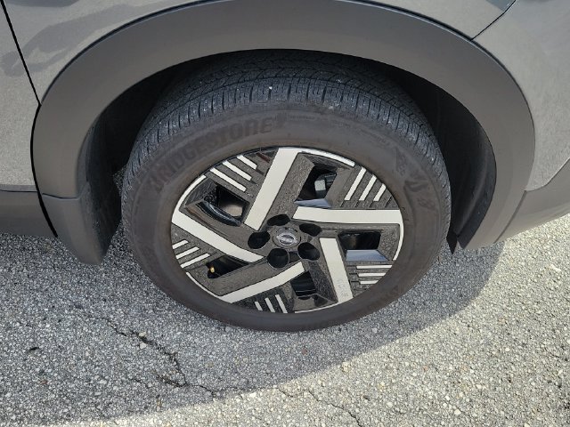 Certified 2025 Nissan Kicks SV FWD image 7